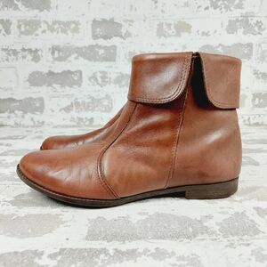 Corello Brown Leather Round Toe Side Zip Ankle Boots B500
